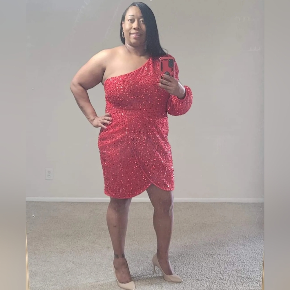 Red sequin dress - Picture 2 of 2